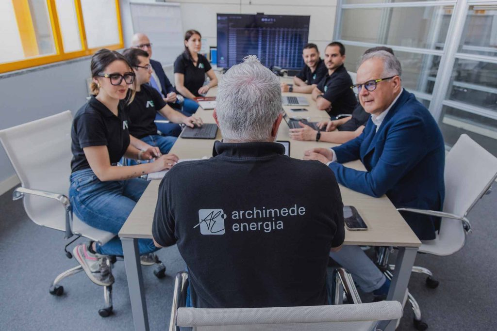 Il team di Archimede Energia in riunione