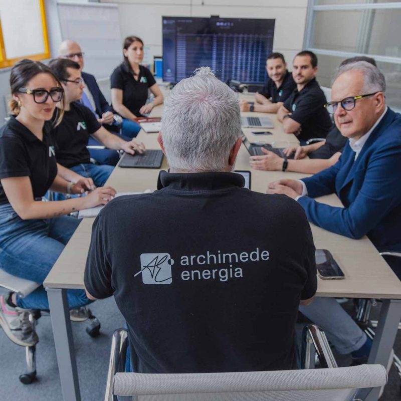 Il team di Archimede Energia in riunione